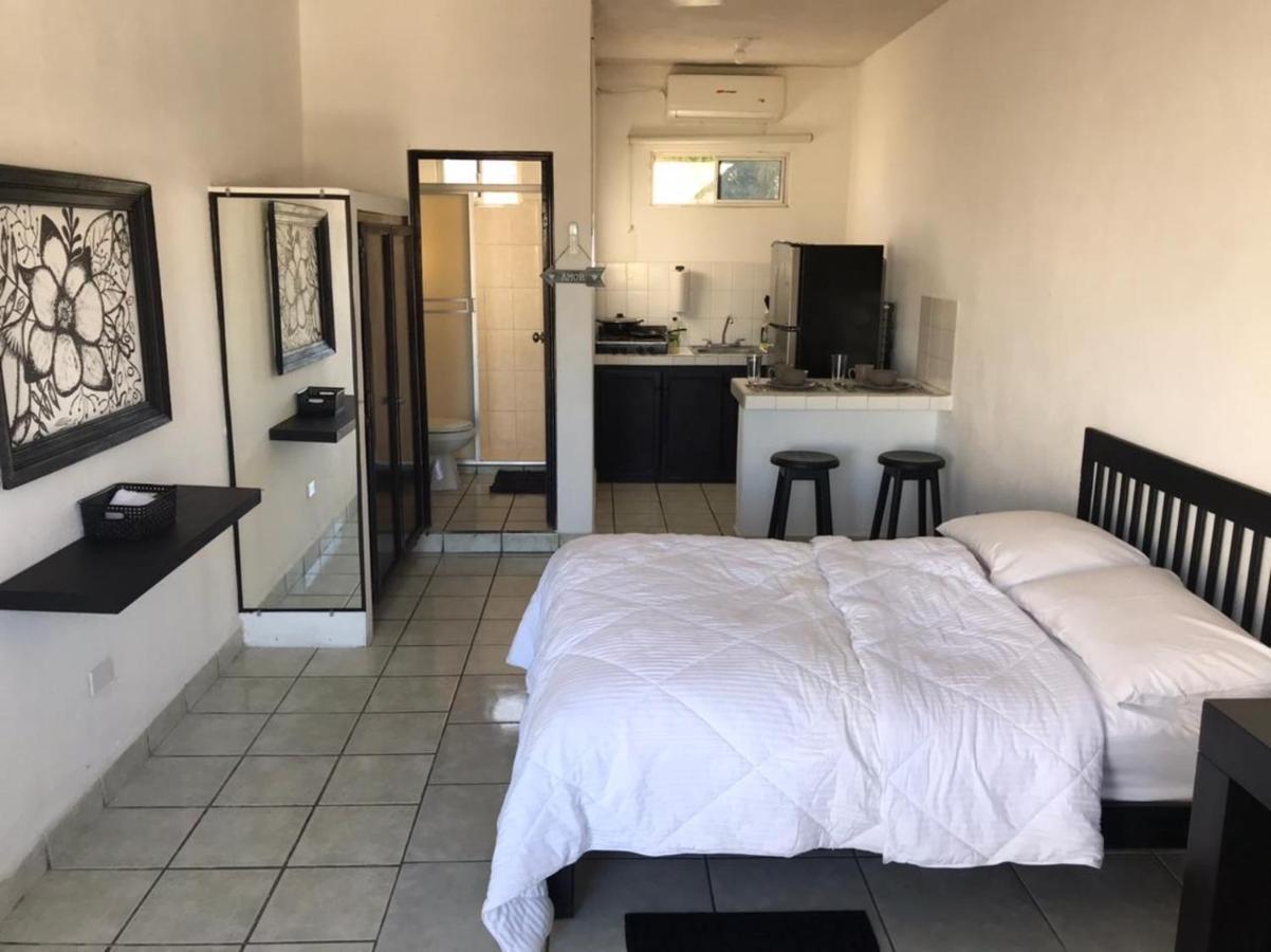 Apartament The Next Door Black And White Studio In Cabo Cabo San Lucas Zewnętrze zdjęcie